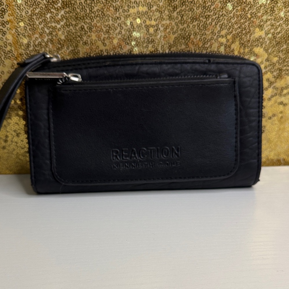 Kenneth Cole Reaction Black Wristlet Clutch